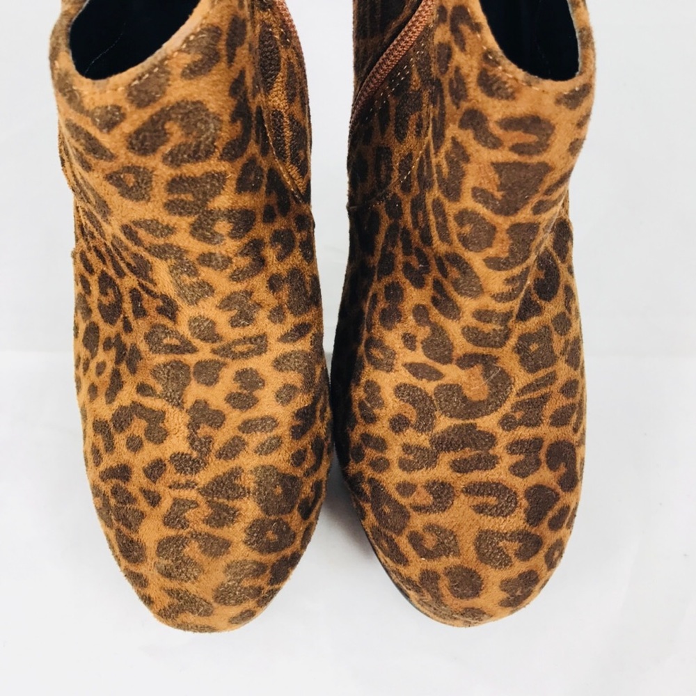 💕 XXI Leopard Ankle Bootie Heels - Picture 7 of 8